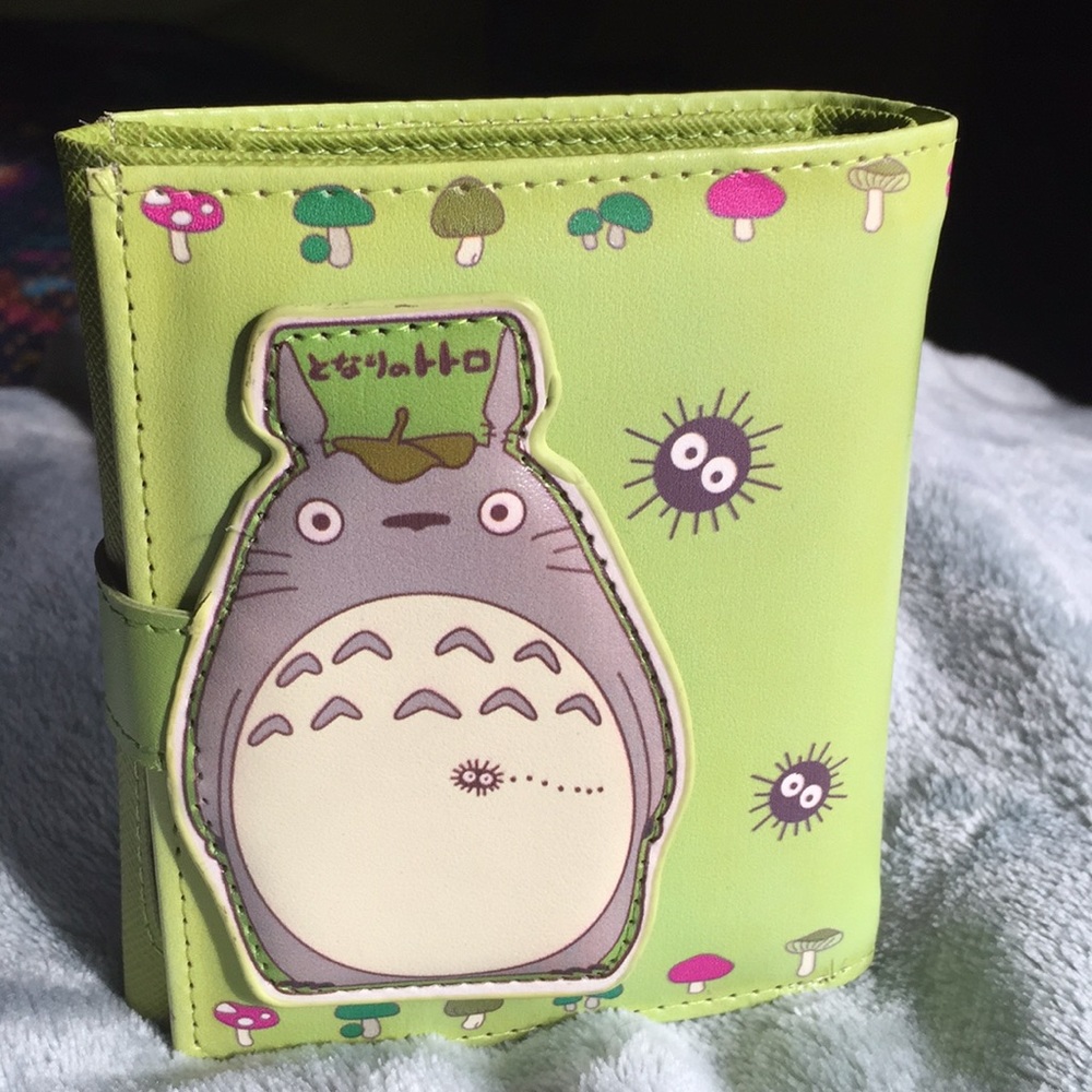 Green triple fold Totoro wallet